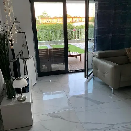 Ive's Gardenia Seaside