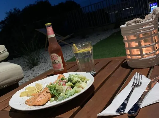 Ive's Gardenia Seaside Apartment *