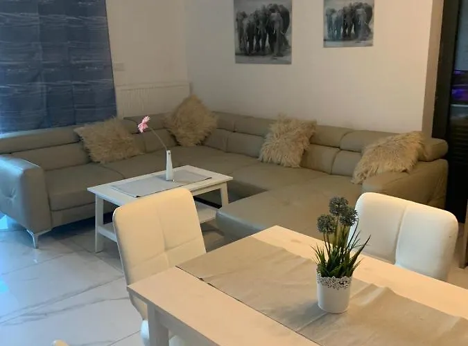 Ive's Gardenia Seaside Apartment